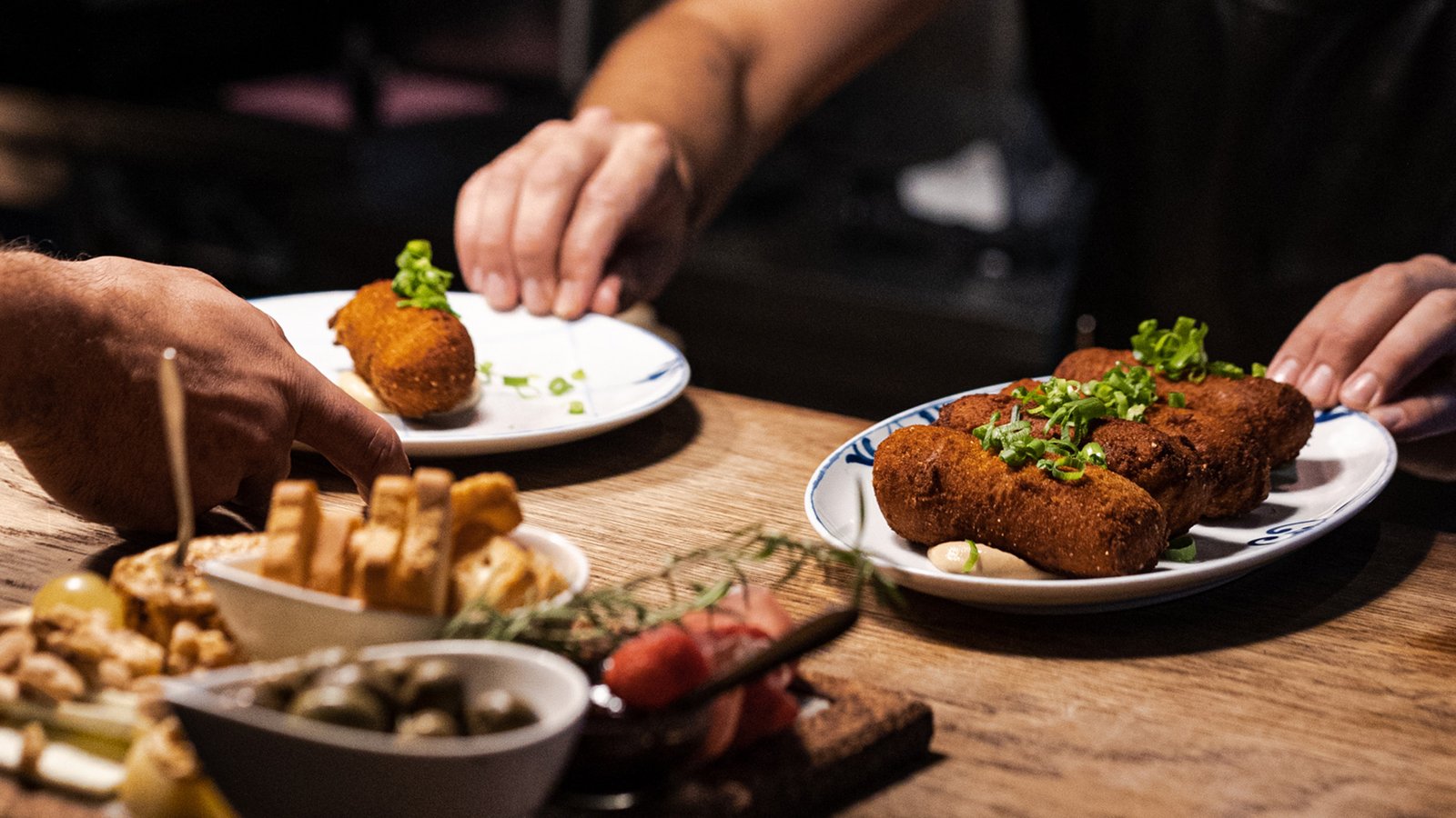 Aperitivo Faro croquetes de novilho